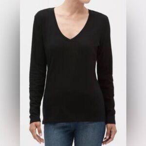 NWT! Banana Republic black long sleeve v-neck t-shirt Woman M